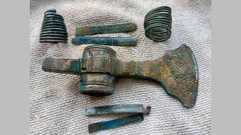 Find, Viking axe head assemblage